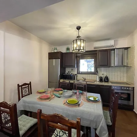 Stylish Maisonette With 3 Bedrooms In Vourvourou, Greece *