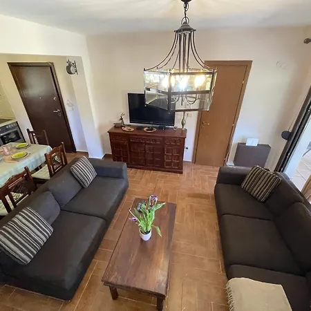 Villa Stylish Maisonette With 3 Bedrooms In Vourvourou, Greece *