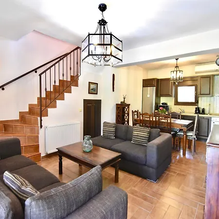 Vilă Stylish Maisonette With 3 Bedrooms In Vourvourou, Greece