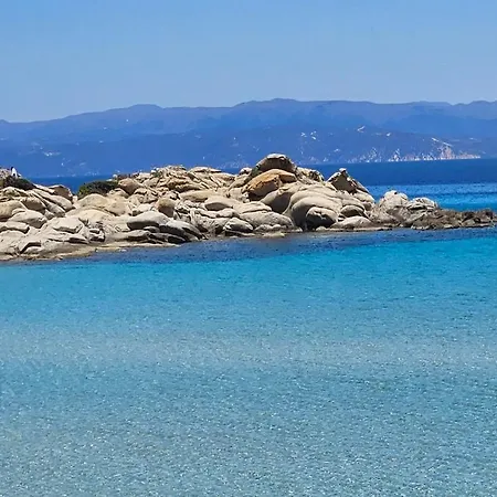 Villa Stylish Maisonette With 3 Bedrooms In Vourvourou, Greece *