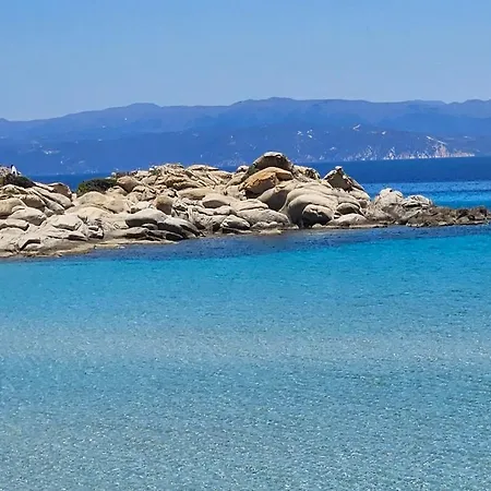 Villa Stylish Maisonette With 3 Bedrooms In Vourvourou, Greece *