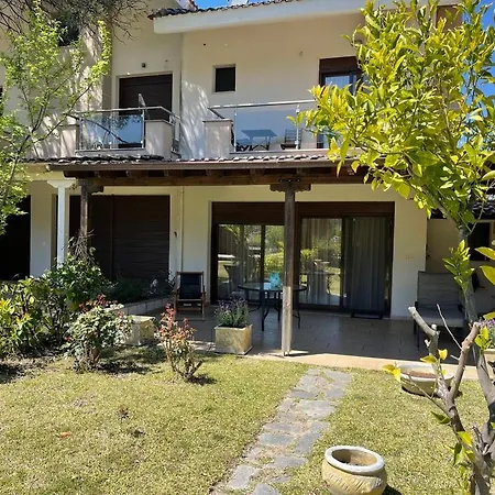 Stylish Maisonette With 3 Bedrooms In Vourvourou, Greece *