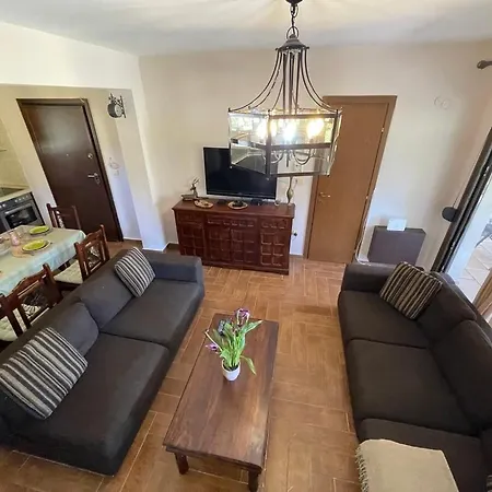 Stylish Maisonette With 3 Bedrooms In Vourvourou, Greece *