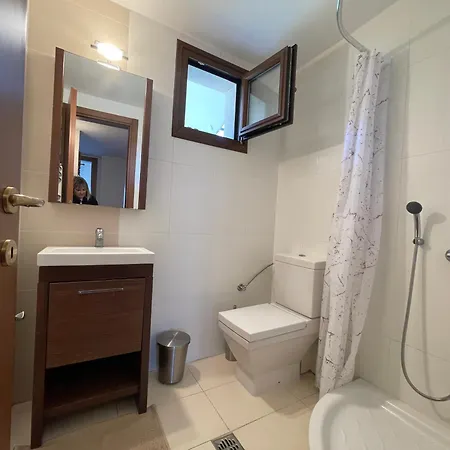 Stylish Maisonette With 3 Bedrooms In Vourvourou, Greece *