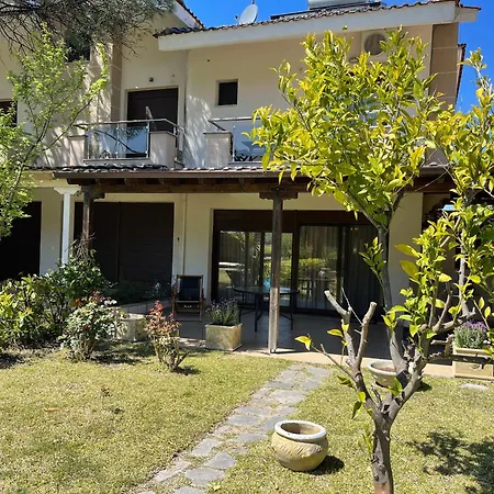 Villa Stylish Maisonette With 3 Bedrooms In Vourvourou, Greece *