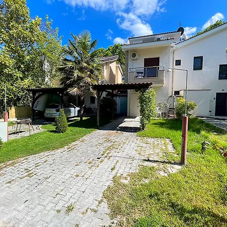 Villa Stylish Maisonette With 3 Bedrooms In Vourvourou, Greece *