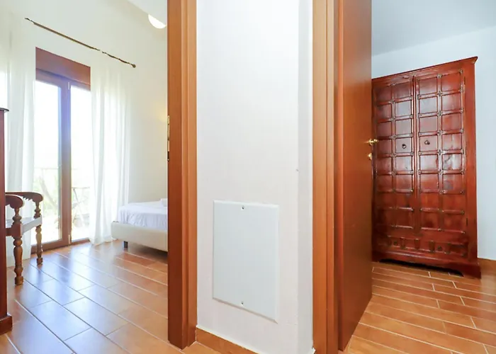 Stylish Maisonette With 3 Bedrooms In Vourvourou, Greece