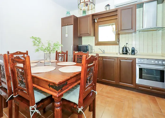 Stylish Maisonette With 3 Bedrooms In Vourvourou, Greece