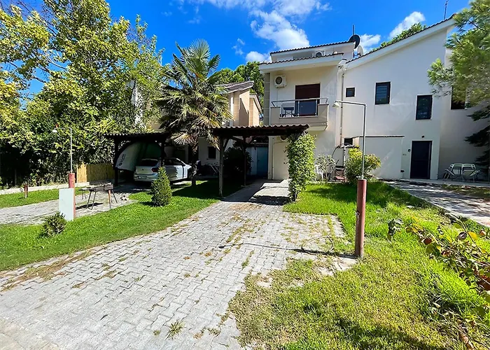 Вилла Stylish Maisonette With 3 Bedrooms In Vourvourou, Greece *