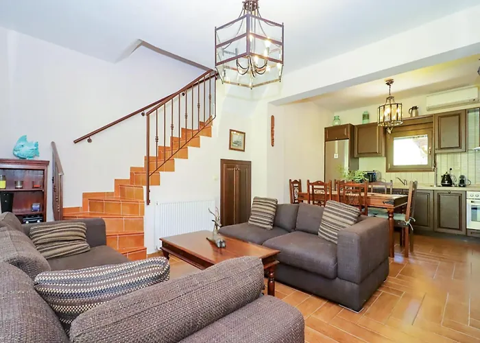 Вилла Stylish Maisonette With 3 Bedrooms In Vourvourou, Greece *