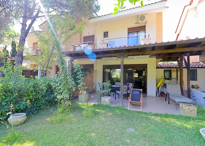 Stylish Maisonette With 3 Bedrooms In Vourvourou, Greece Вилла Вурвуру