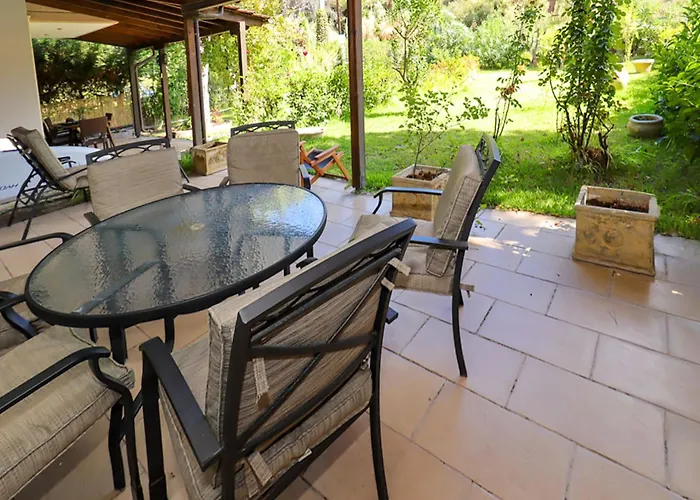Вилла Stylish Maisonette With 3 Bedrooms In Vourvourou, Greece Вурвуру